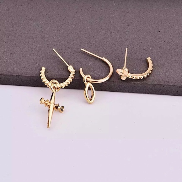 🆑10/$25🆑𝗖𝗟𝗘𝗔𝗥𝗔𝗡𝗖𝗘 3 Gold Leaf Cross Earrings Set NEW - Picture 3 of 10